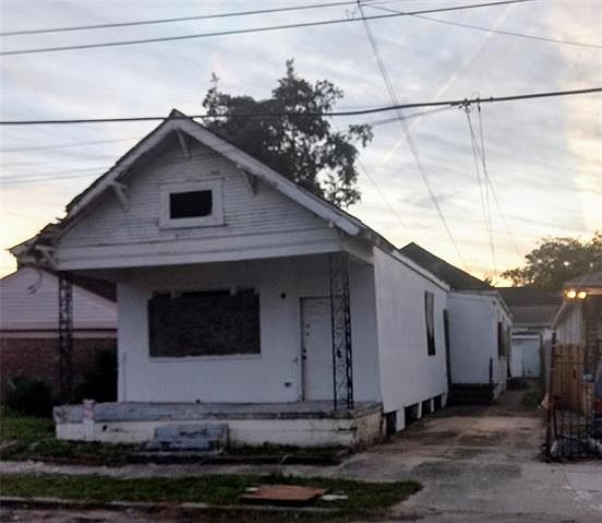 1st image of 2206 Mandeville St