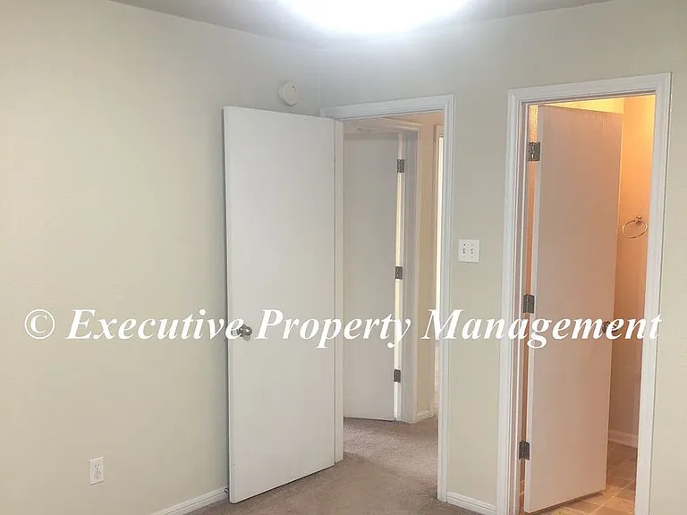 208 Janelle Dr — Photo 14
