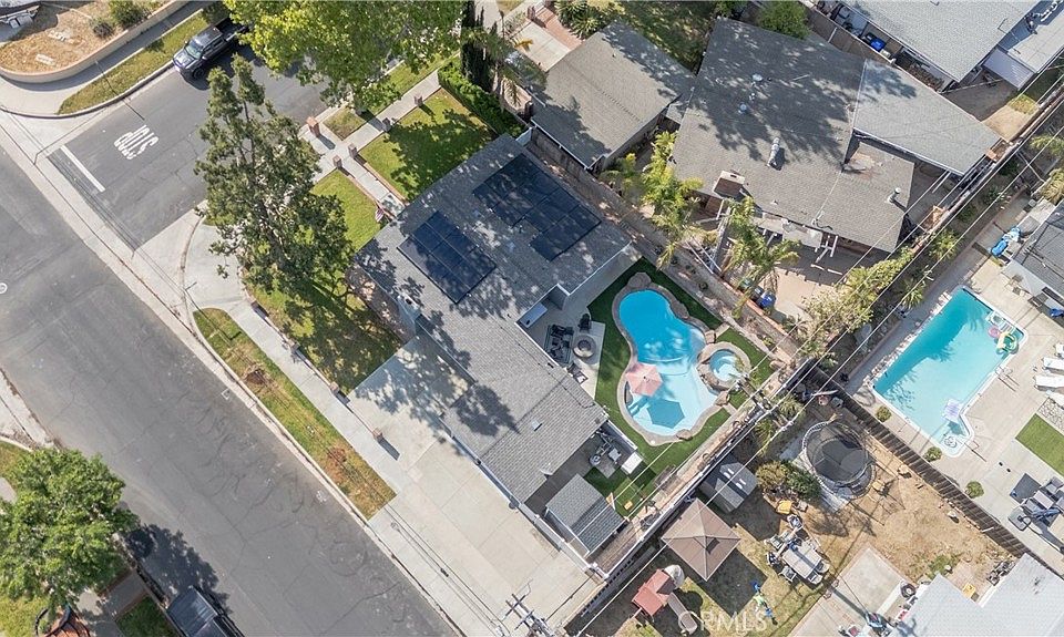 2nd image of 27573 Santa Clarita Rd