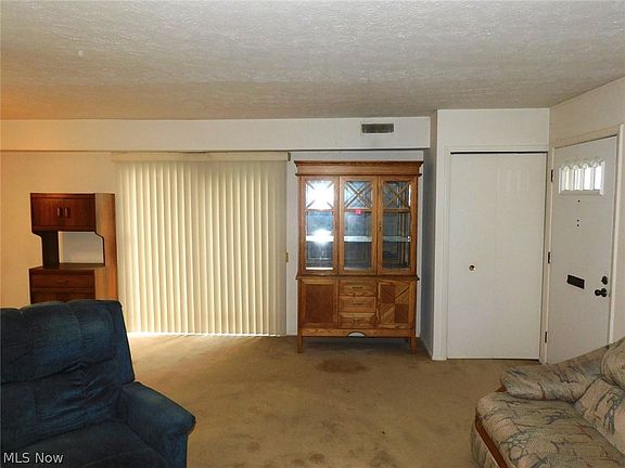 3rd image of 8027 Independence Dr