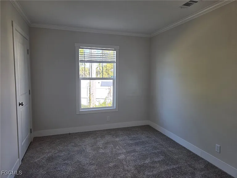 101 Oak Ln — Photo 11