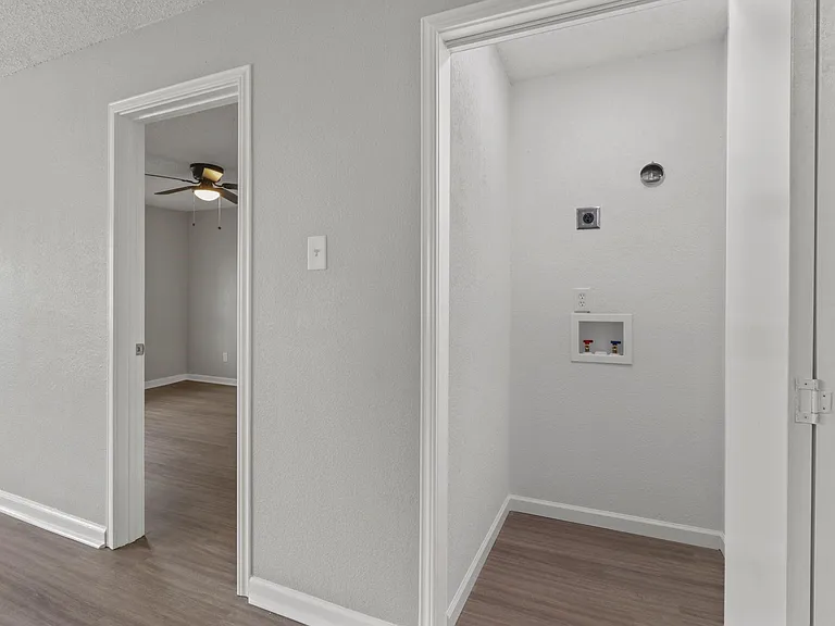 3847 Castle Hills Dr — Photo 12