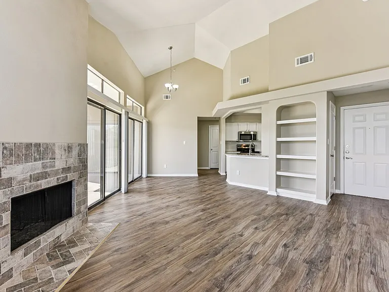 Waters Edge Apartment Homes — Photo 92