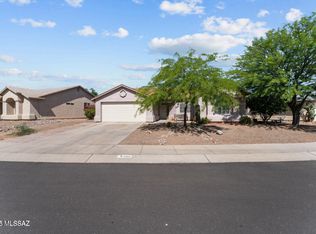 8902 N Soft Winds Dr, Tucson, AZ 85742