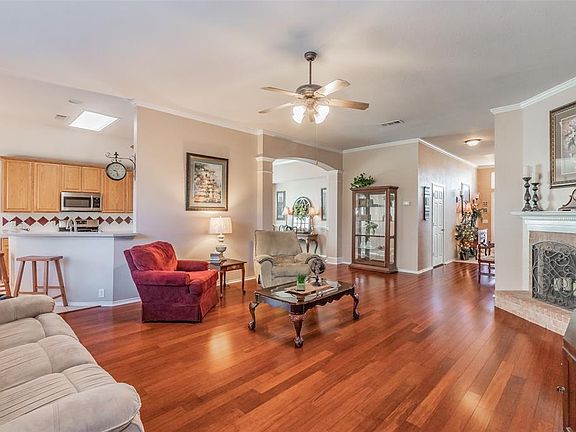 5th image of 4013 Chinaberry Dr