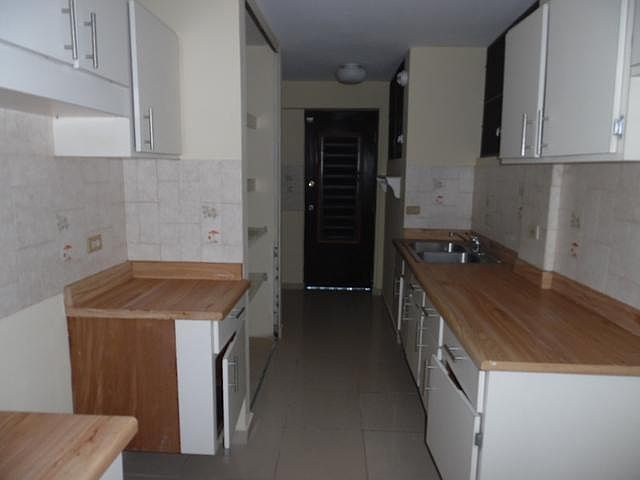 2nd image of 140 Calle Guadalquivir