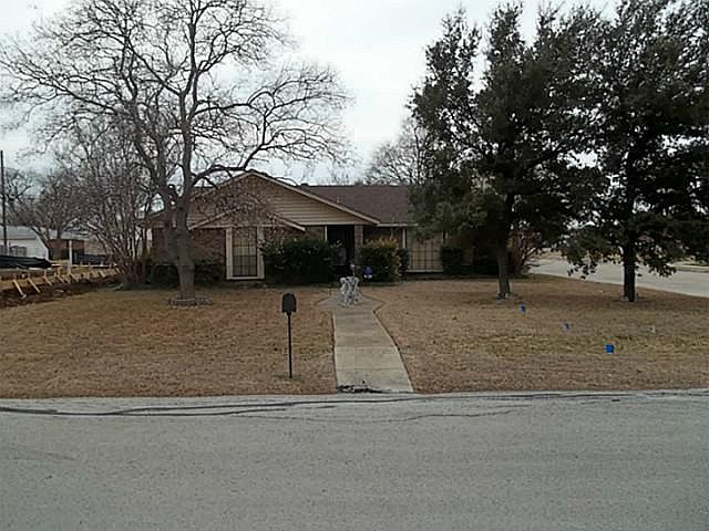 2nd image of 301 Campo Dr