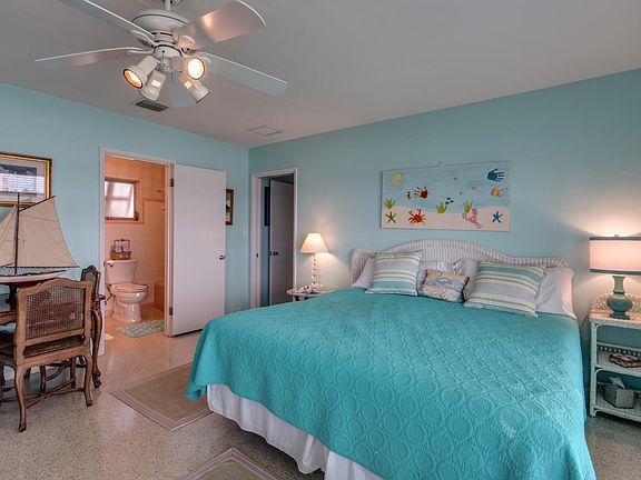 3rd image of 294 Bayside Dr