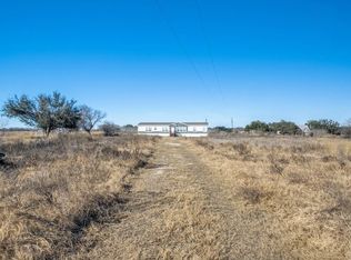 955 County Road 768, Devine, TX 78016