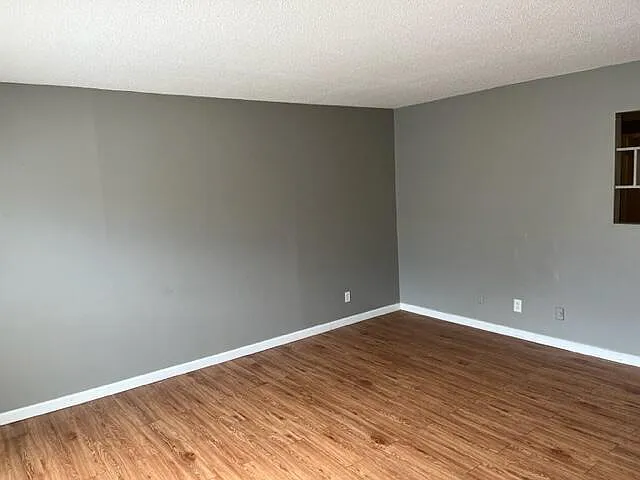 2 bed, 848 sqft, $1,025 — Photo 2
