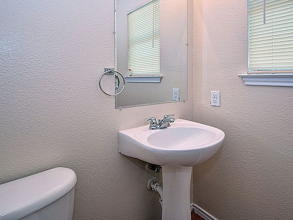 3rd image of 6727 Walnut Valley Dr