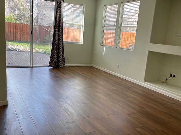 2nd image of 3711 Poppy Hill Way