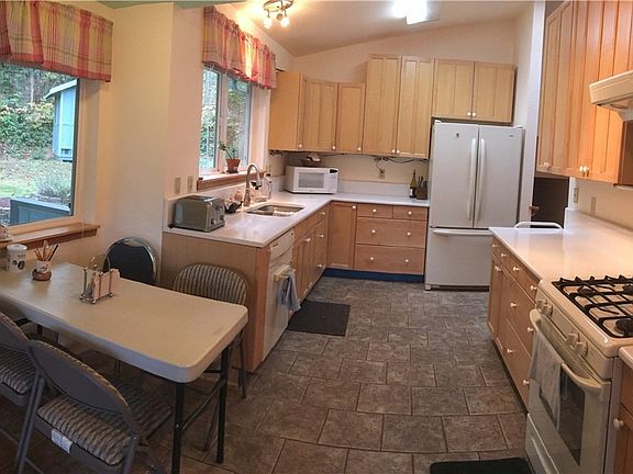 5th image of 18161 Viking Way NW