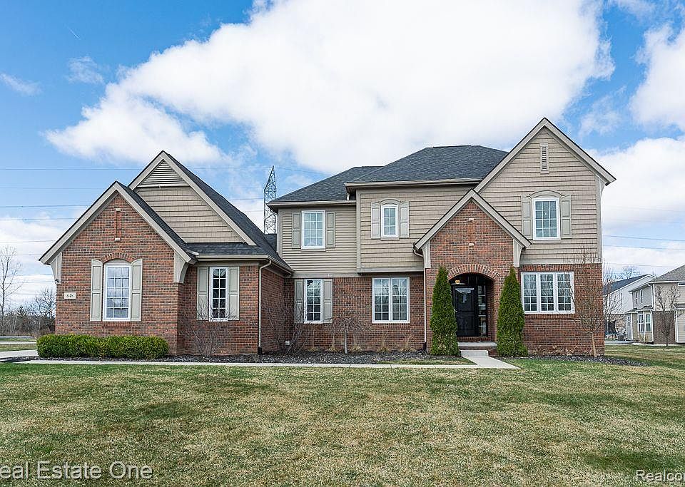 1st image of 648 Melrose Ct