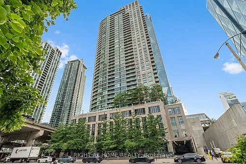 18 Yonge St #1813 Photo 1
