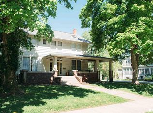 215 W Spring St, Anna, IL 62906