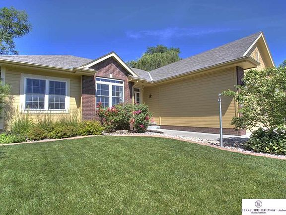 2nd image of 610 Castle Pine Dr