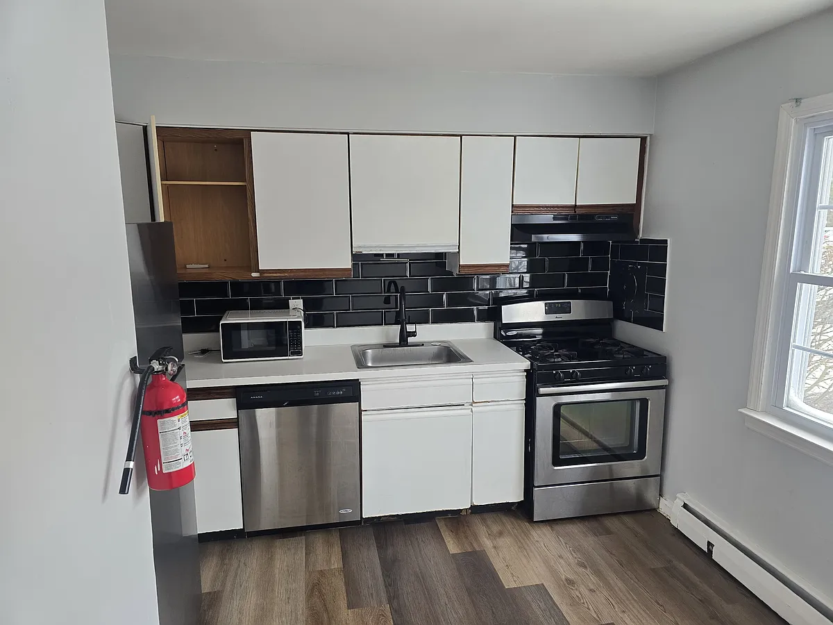 Building Photo - 364 Westwood Ave #46