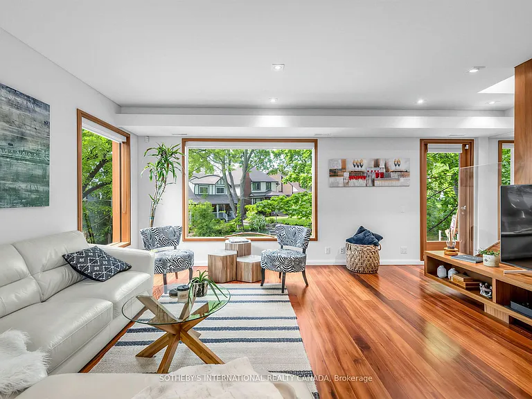 32 Regal Rd — Photo 6