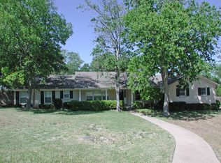 901 Falcon Dr, Woodway, TX 76712