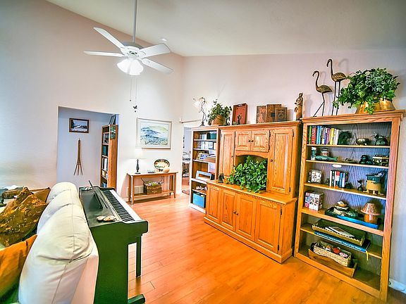 4th image of 1115 Sherbourne Way
