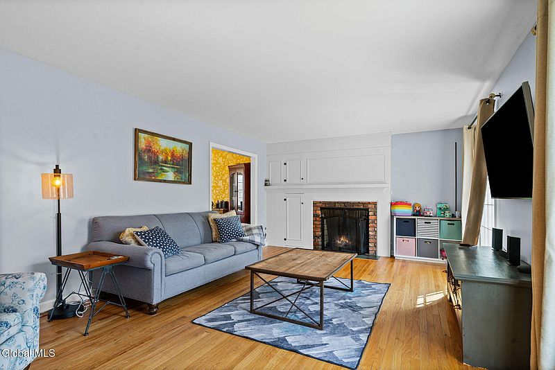 5th image of 1174 Godfrey Lane