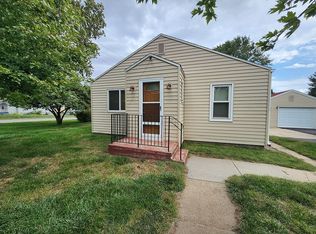 203 S 13th St, Fort Calhoun, NE 68023