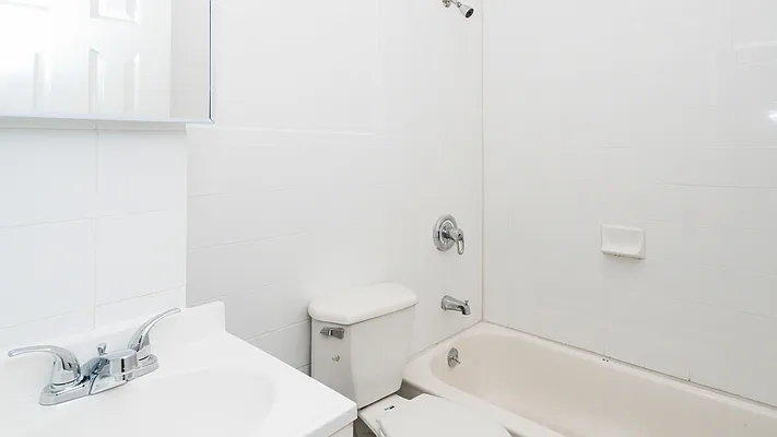 Rented by Nooklyn NYC LLC | media 25