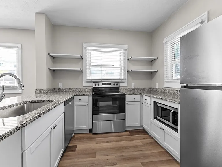 415 Bernard Ave — Photo 9