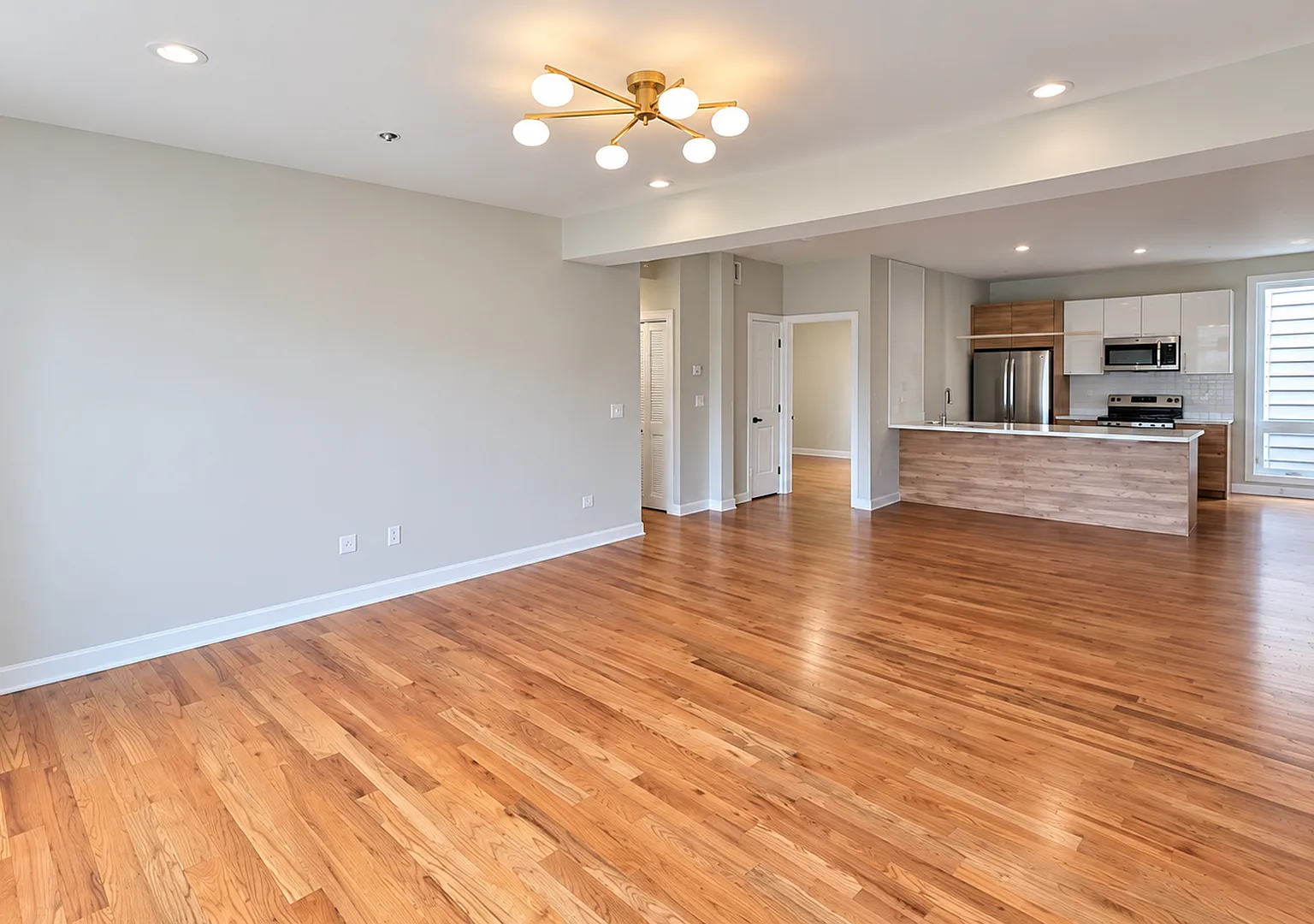 3 bed, 1200 sqft, $2,383 — Photo 4