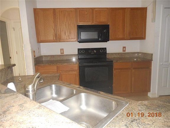 4th image of 2430 Maywood St
