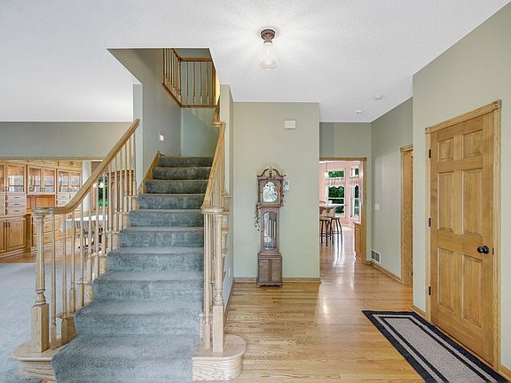 4th image of 2030 Woodcrest Dr