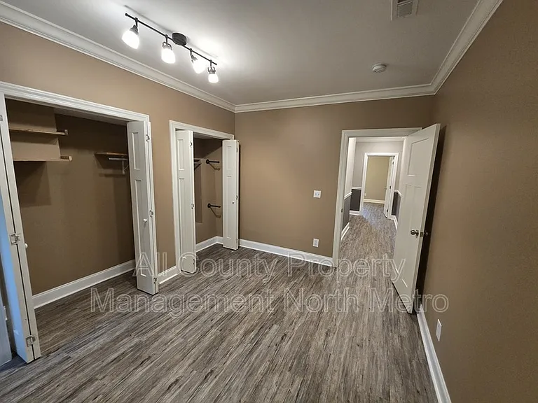 545 Lakeview Dr #B — Photo 14