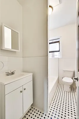 Rented by Oxford Property Group | media 10