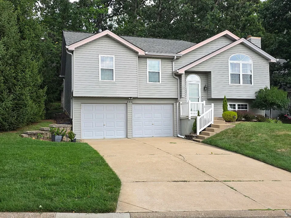 806 Edgewood Dr