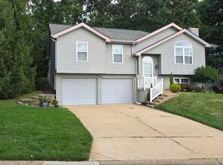 806 Edgewood Dr, Lake Saint Louis, MO 63367