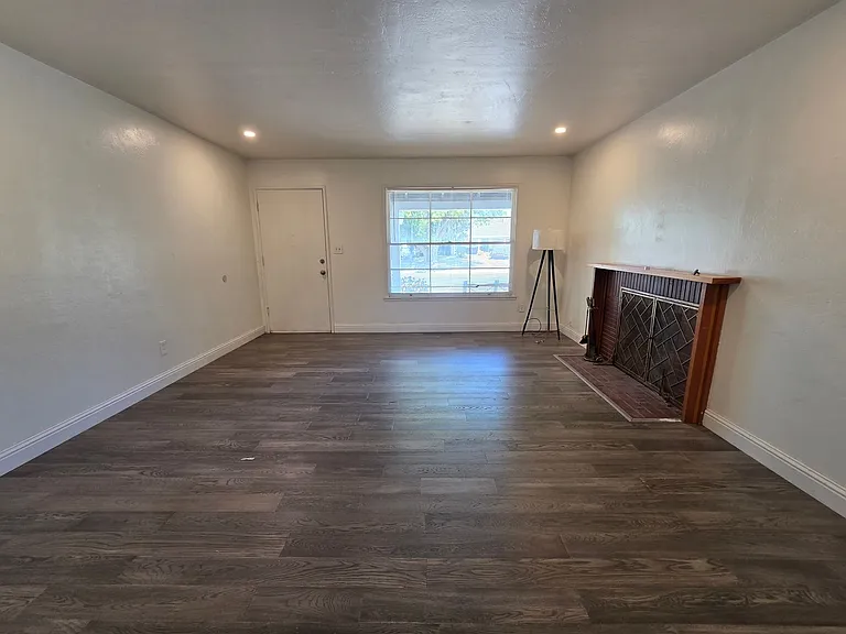 7609 East Pkwy — Photo 3