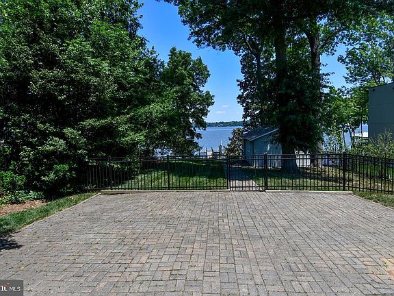 3rd image of 7808 Southdown Rd