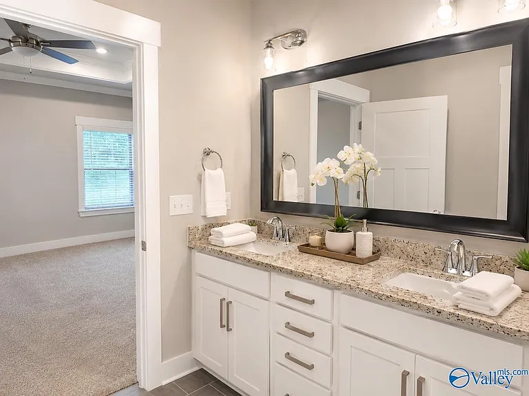 111 Farmall Ln — Photo 16