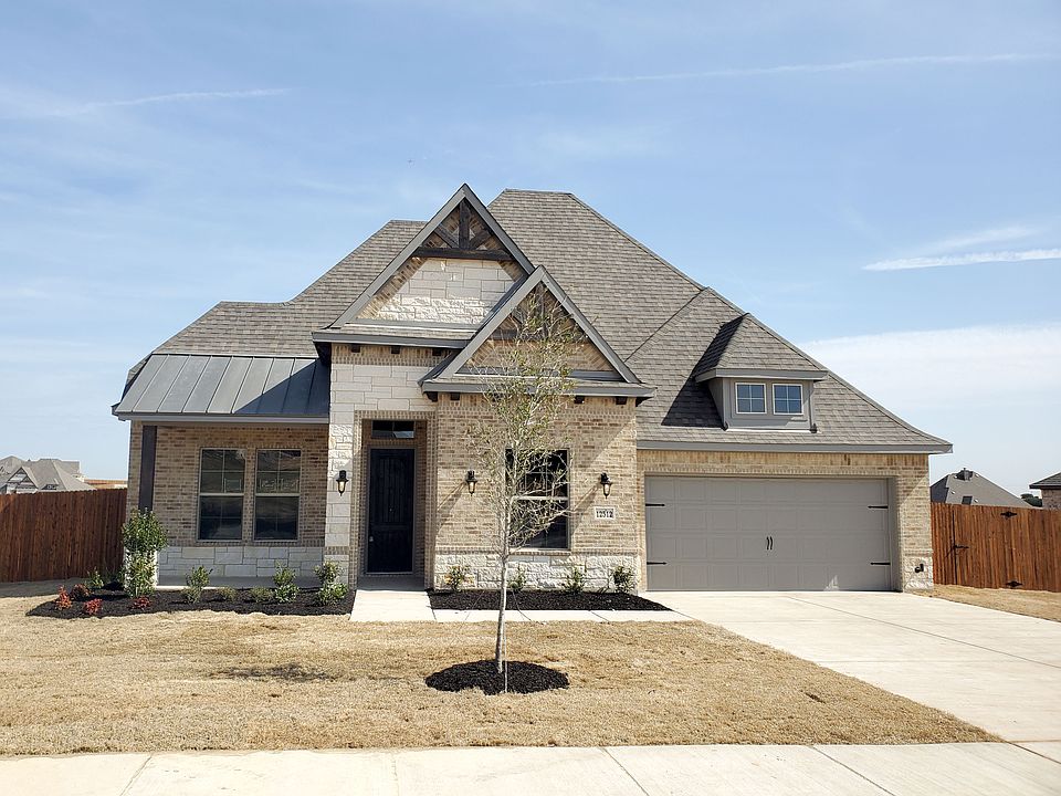 2622 E with Stone