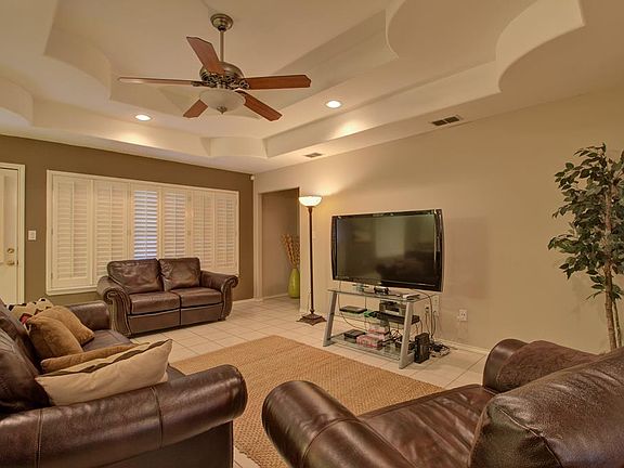 4th image of 3205 Oriole Ave