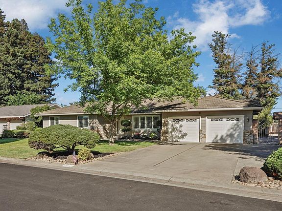 4th image of 19400 Desiree Ln