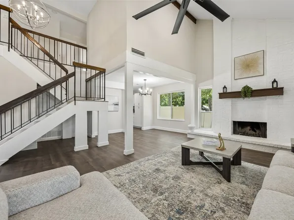 1600 Hartford Dr, Carrollton, TX 75007