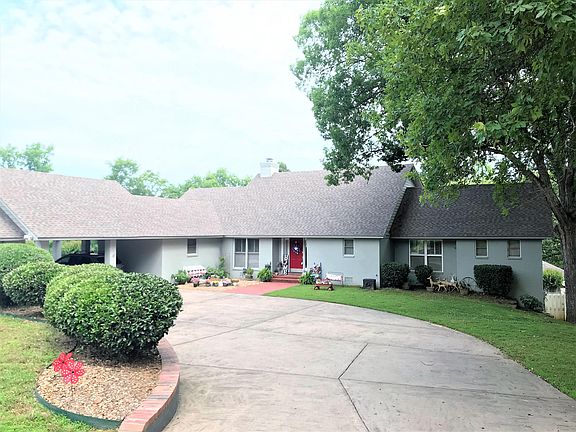 3rd image of 2908 Hilltop Pl