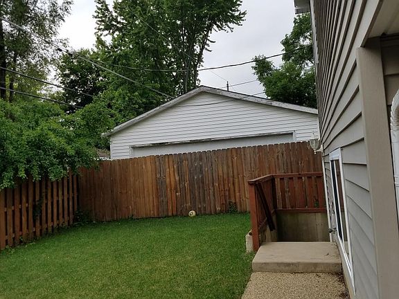 3rd image of 402 Kenwood Dr