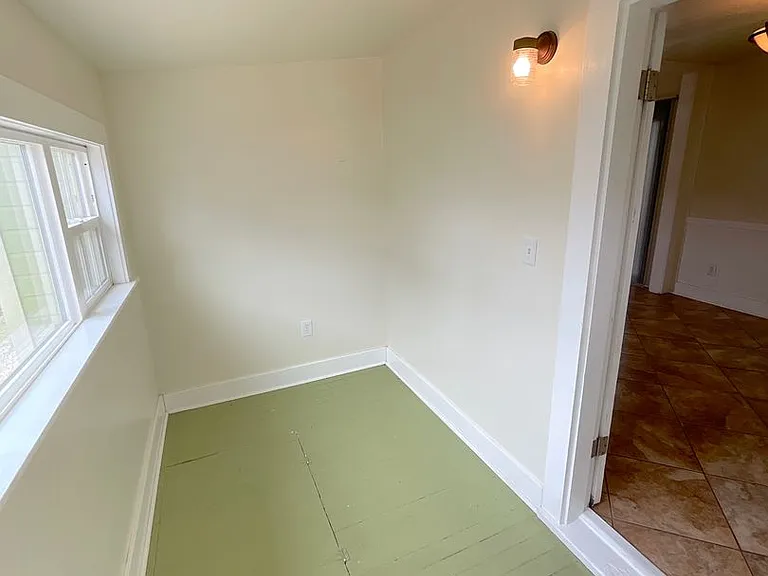 126 S Institute St — Photo 30