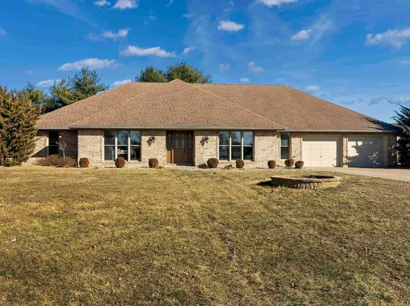 1601 Carmie Ln, Marion, IL 62959