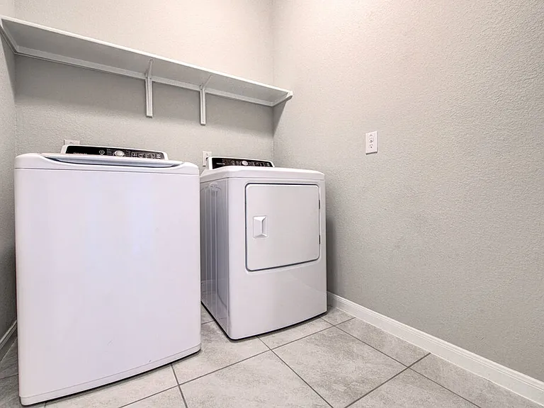 6705 Loretta White Ln — Photo 23