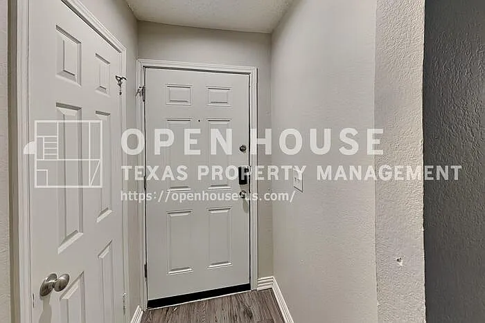 1523 Warwick Dr — Photo 31