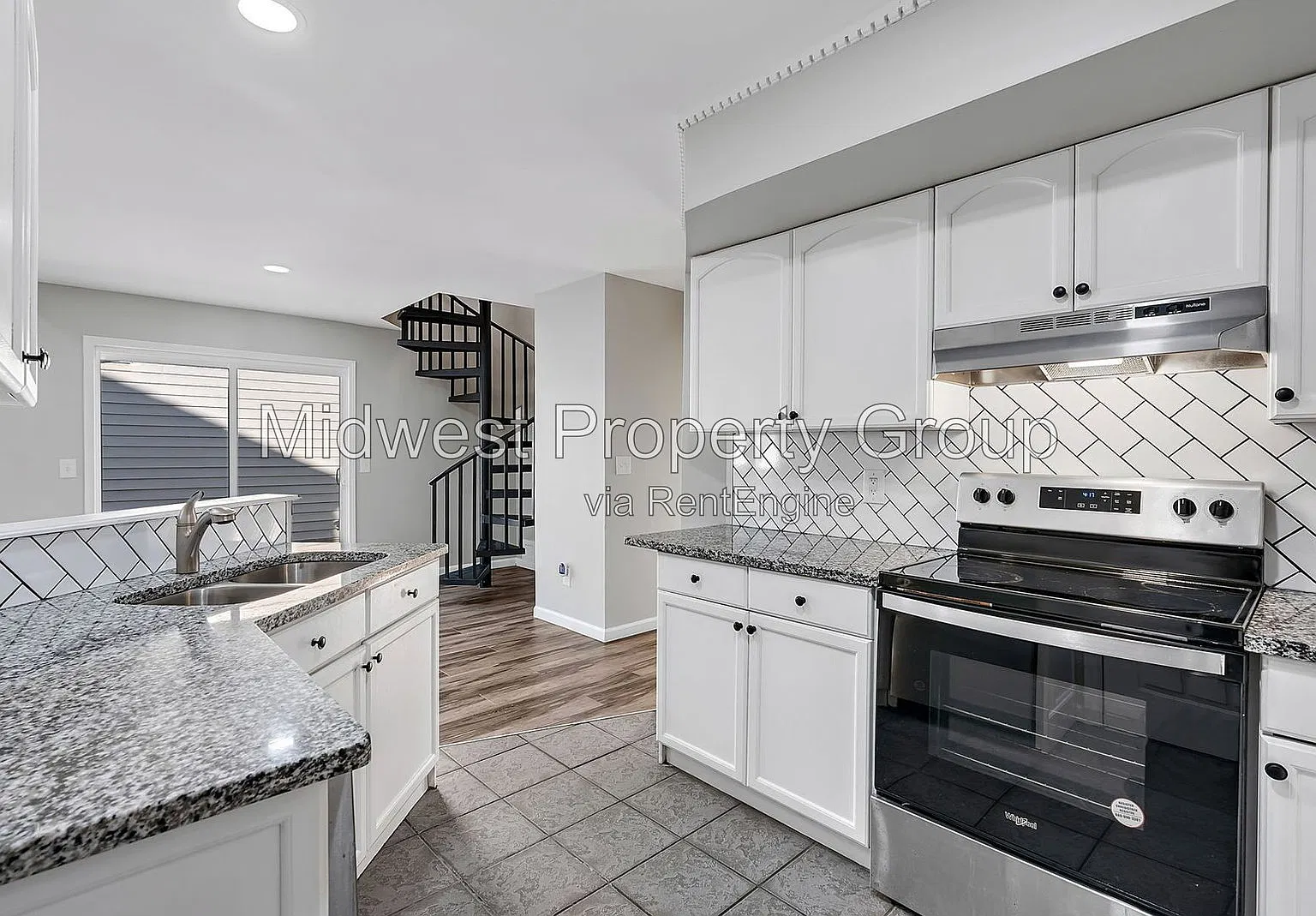 3 bed, 2.0 bath, 1013 sqft, $1,545 — Photo 4